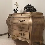 King Al Palazzetto Apartment *
