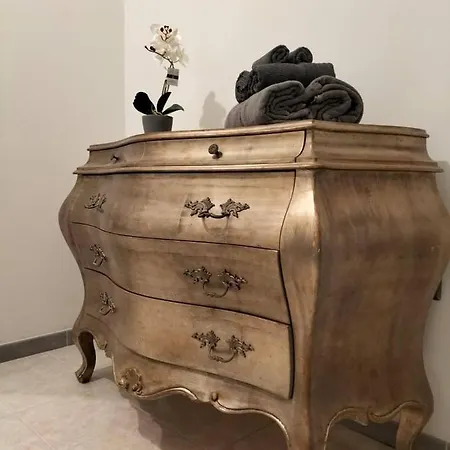 King Al Palazzetto Appartement *